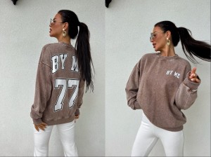 Dekatyzowana bluza HAPPY 77 – ciemny beż by me 