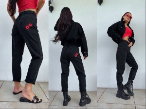 Jeansy MOM FIT KISS – czarne by me 